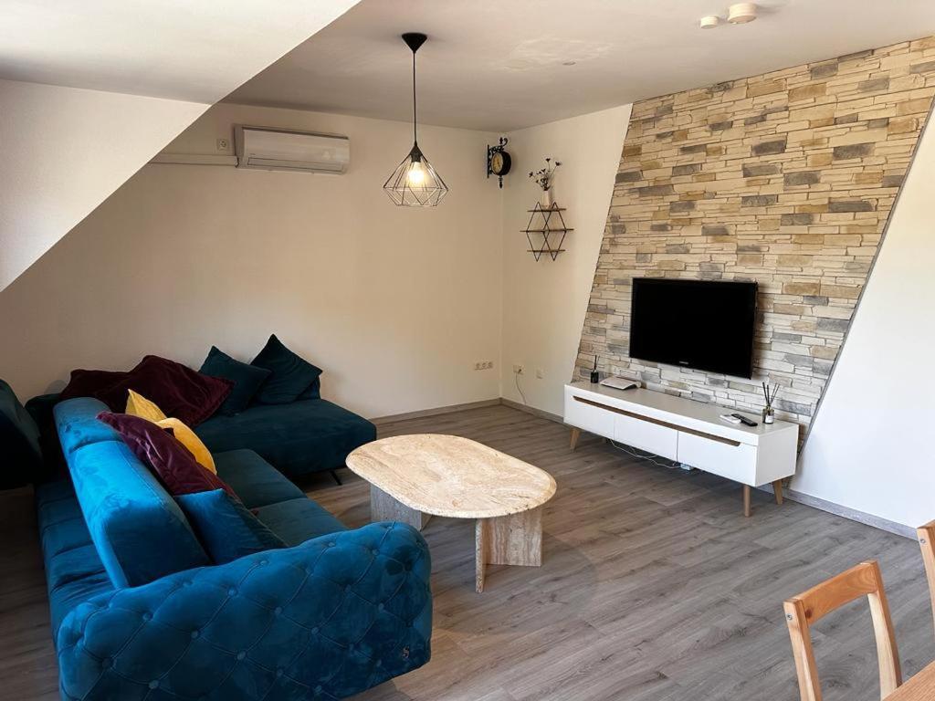 A&V Apartments Wunderschoene Rheinblick Wohnung Zum Entspannen Apt Ela Duisburg Eksteriør billede