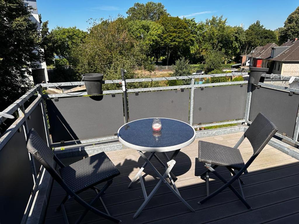 A&V Apartments Wunderschoene Rheinblick Wohnung Zum Entspannen Apt Ela Duisburg Eksteriør billede