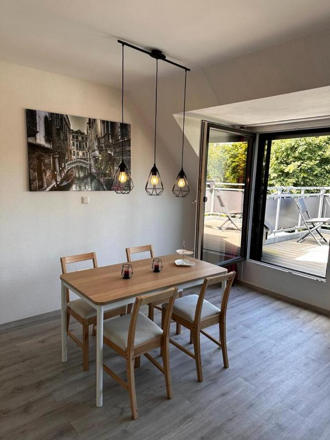 A&V Apartments Wunderschoene Rheinblick Wohnung Zum Entspannen Apt Ela Duisburg Eksteriør billede