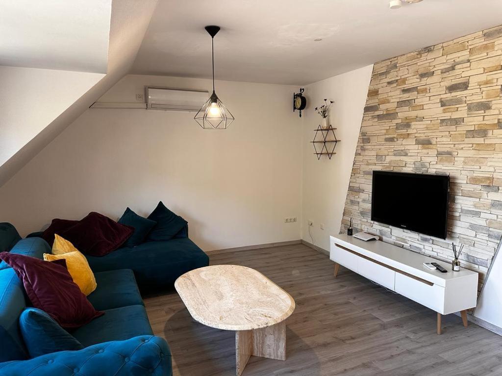 A&V Apartments Wunderschoene Rheinblick Wohnung Zum Entspannen Apt Ela Duisburg Eksteriør billede